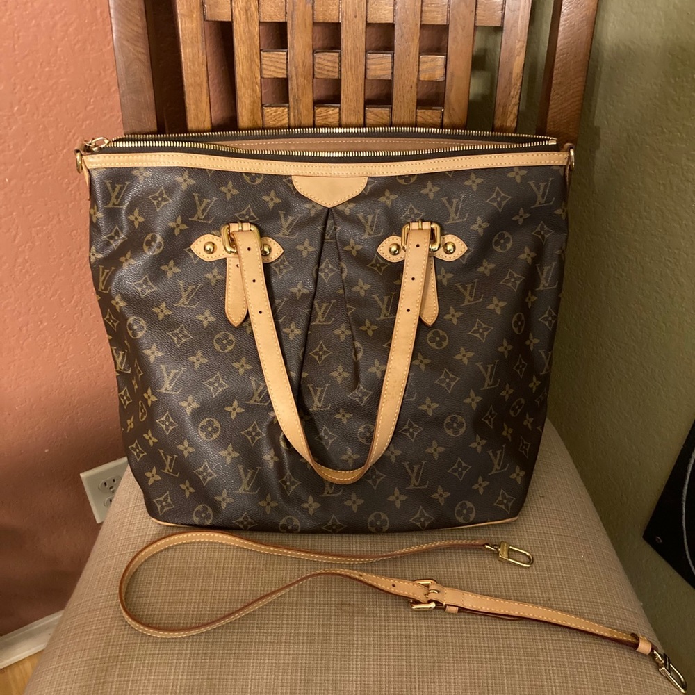Louis Vuitton Palermo GM Zippered bag.